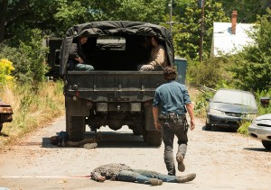 the-walking-dead-episode-704-rick-lincoln-3-935